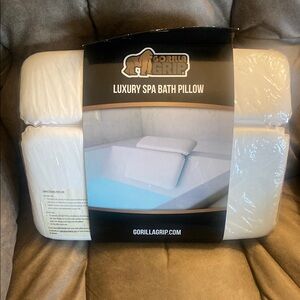Gorilla Grip luxury spa bath pillow.    Brand new